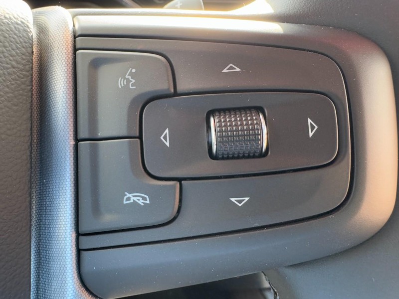 GMC Sierra 1500 Vehicle Image 14