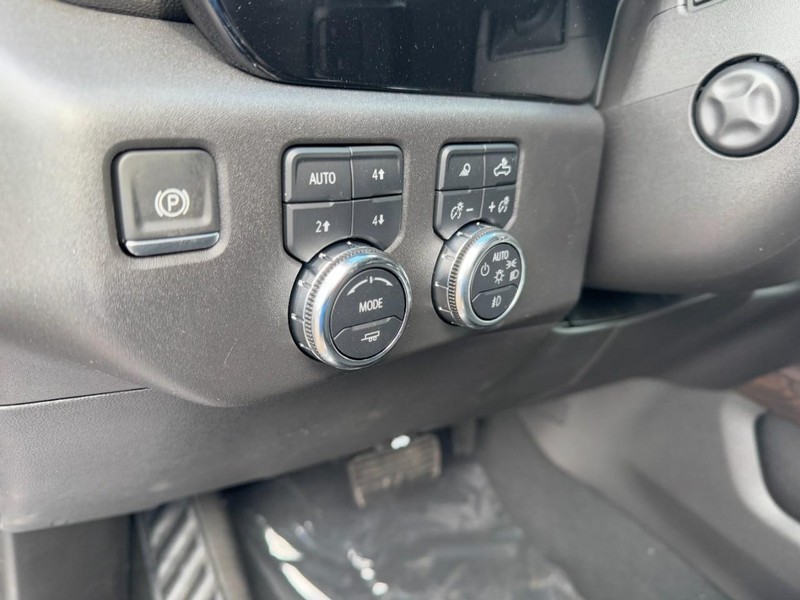GMC Sierra 1500 Vehicle Image 11