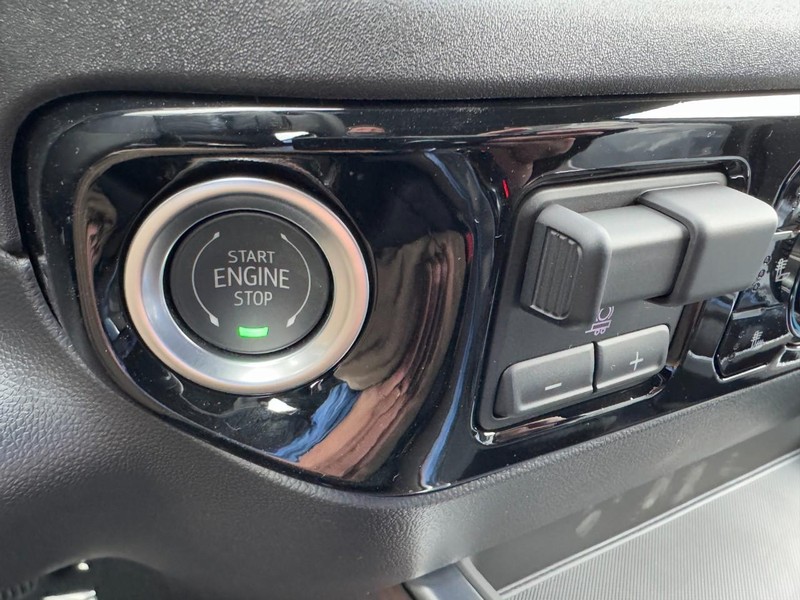 GMC Sierra 1500 Vehicle Image 18