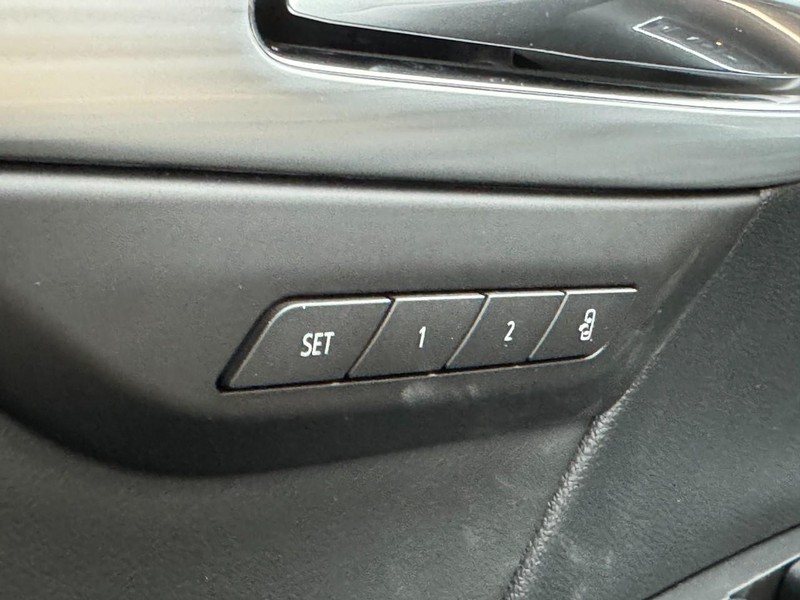 Buick Envision Vehicle Image 10