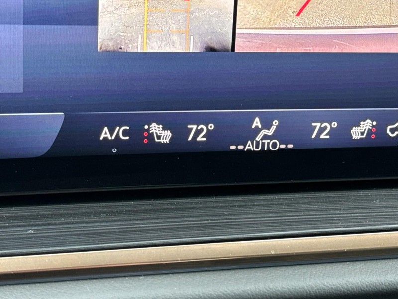Buick Envision Vehicle Image 14