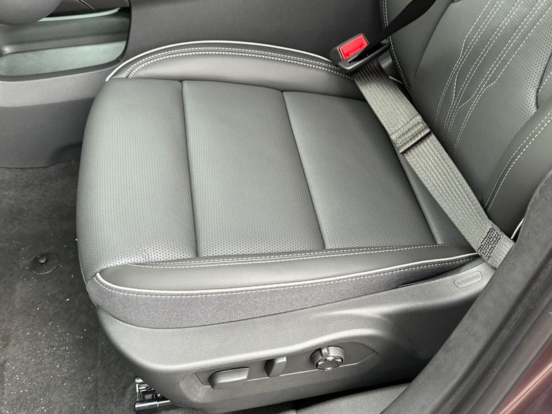 Buick Envision Vehicle Image 16