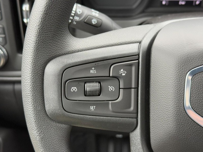 GMC Sierra 1500 Vehicle Image 11