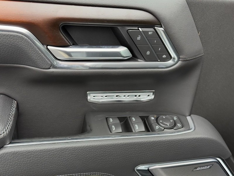 GMC Sierra 1500 Vehicle Image 11