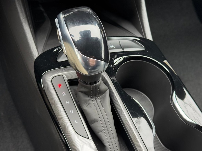 Buick Envista Vehicle Image 14
