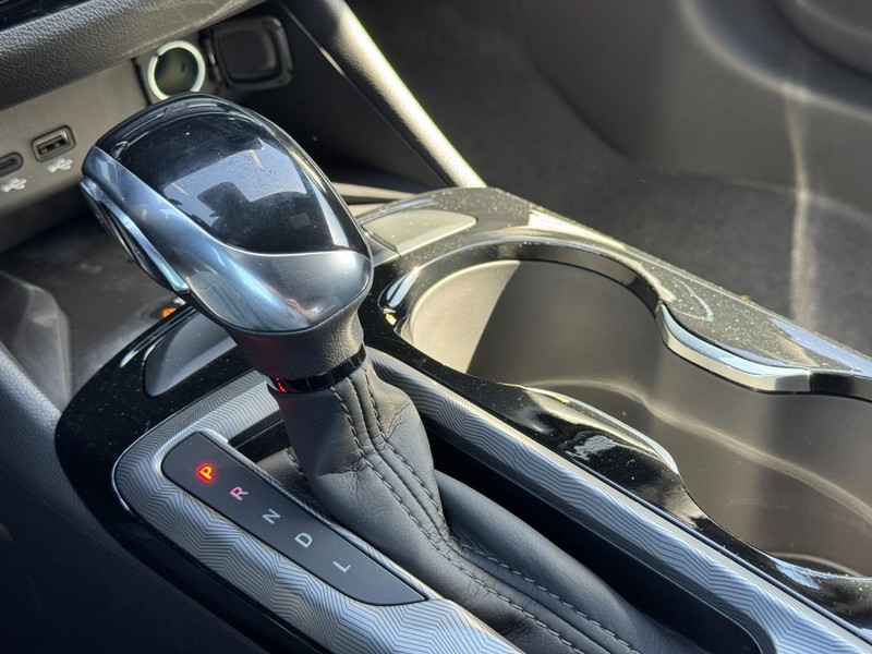 Buick Envista Vehicle Image 12
