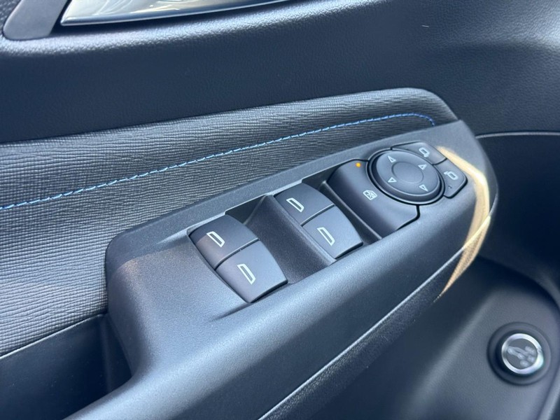 Buick Envista Vehicle Image 15