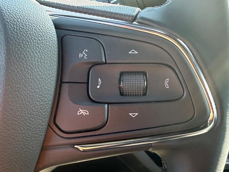 Buick Envista Vehicle Image 09