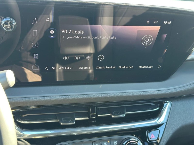 Buick Envista Vehicle Image 11