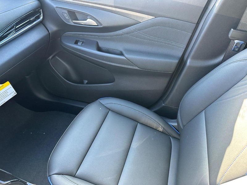 Buick Envista Vehicle Image 15