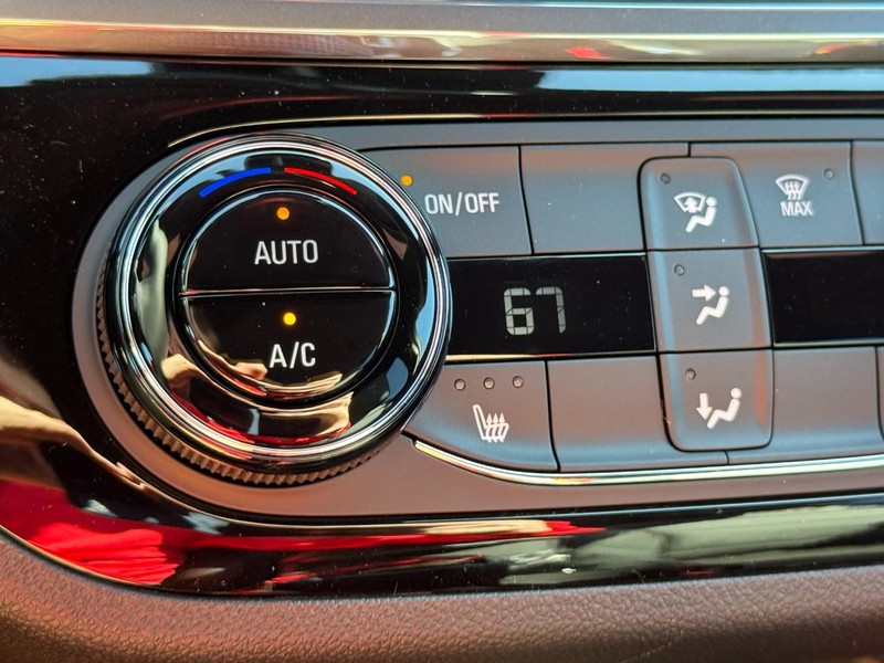 Buick Envista Vehicle Image 13