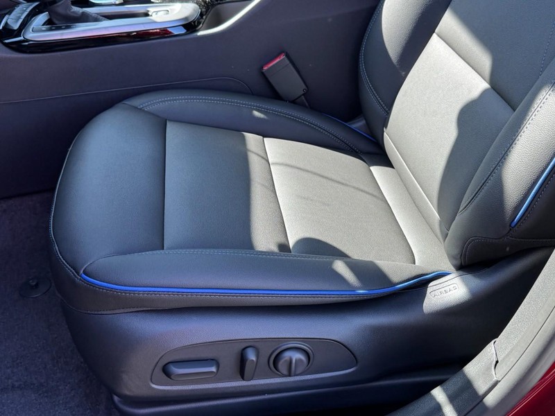 Buick Envista Vehicle Image 15