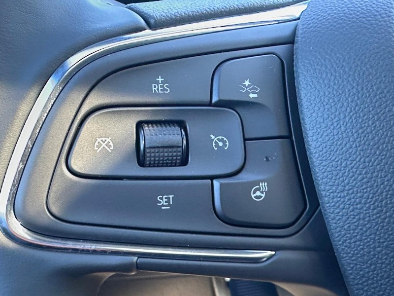 Buick Envista Vehicle Image 09