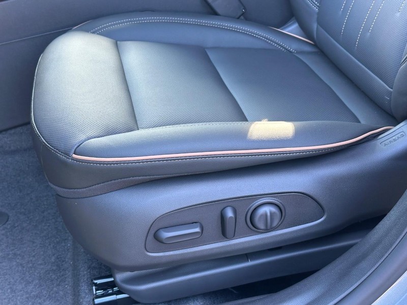 Buick Envista Vehicle Image 17