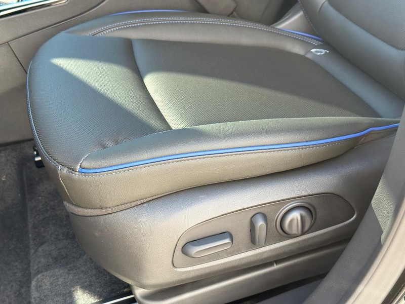 Buick Encore GX Vehicle Image 16