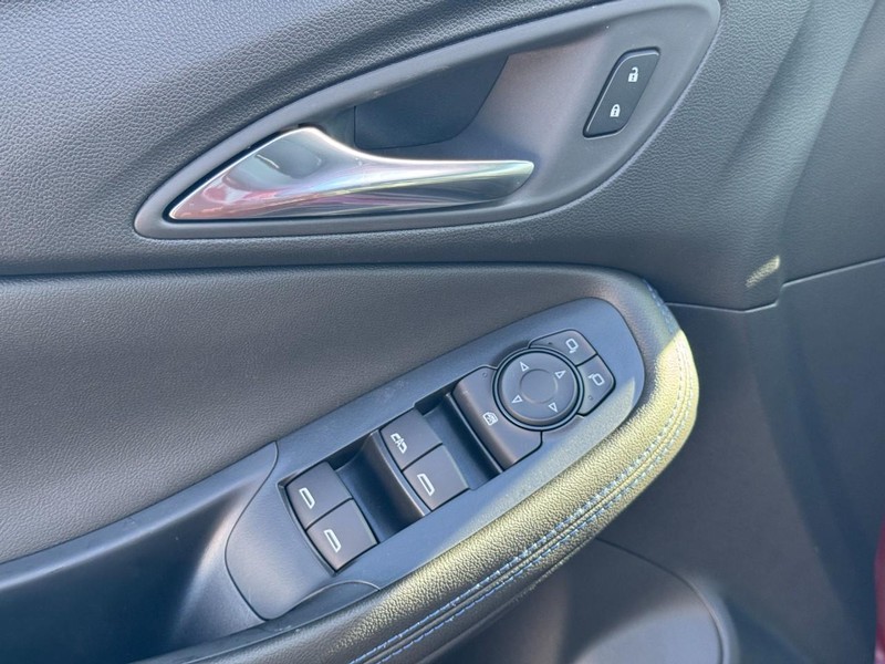 Buick Encore GX Vehicle Image 11