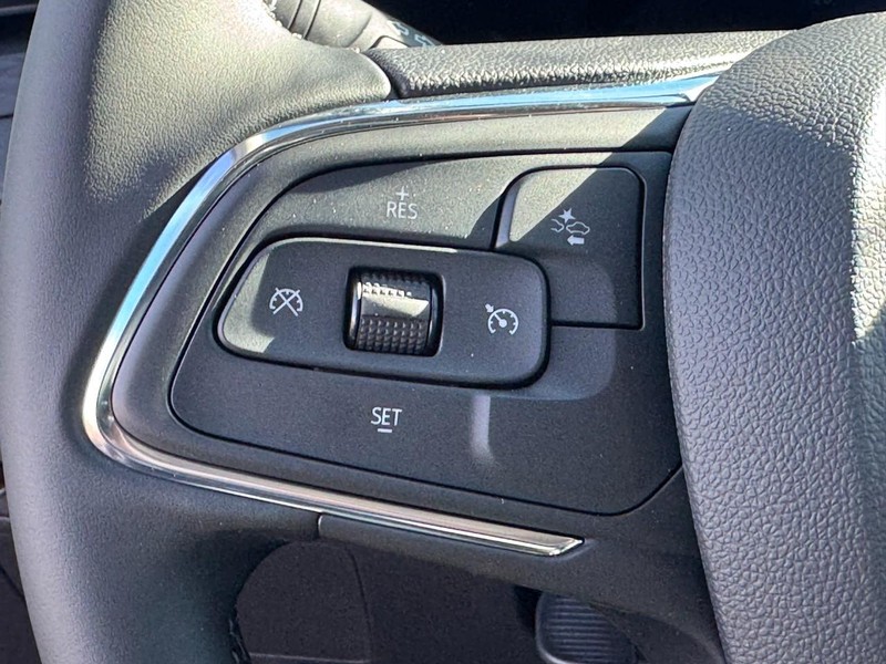 Buick Encore GX Vehicle Image 12