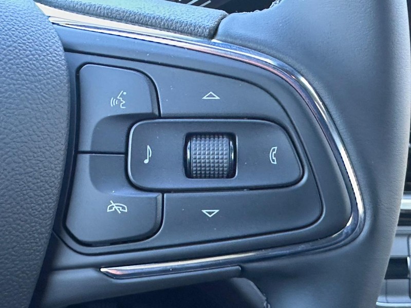 Buick Envista Vehicle Image 09