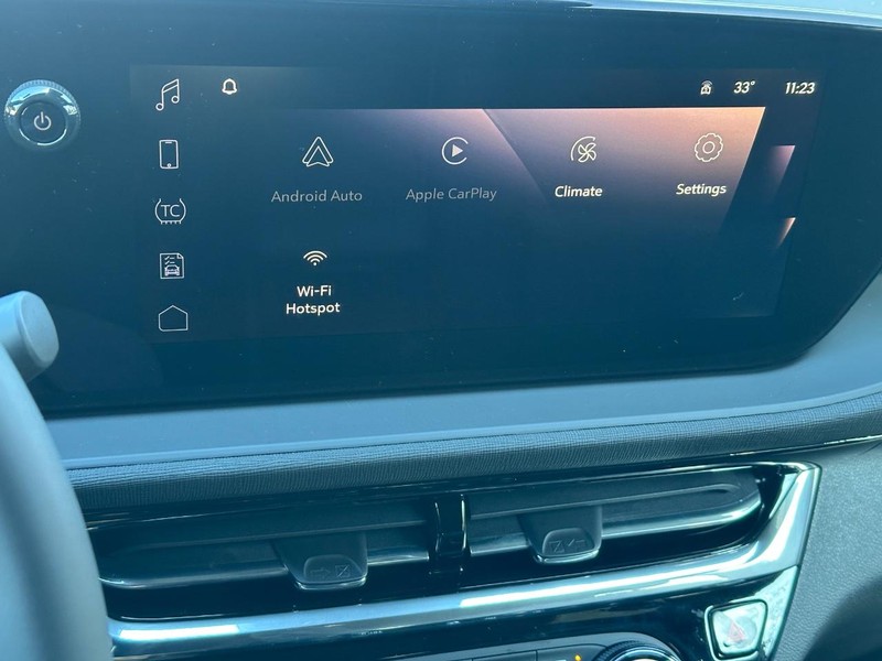 Buick Envista Vehicle Image 10