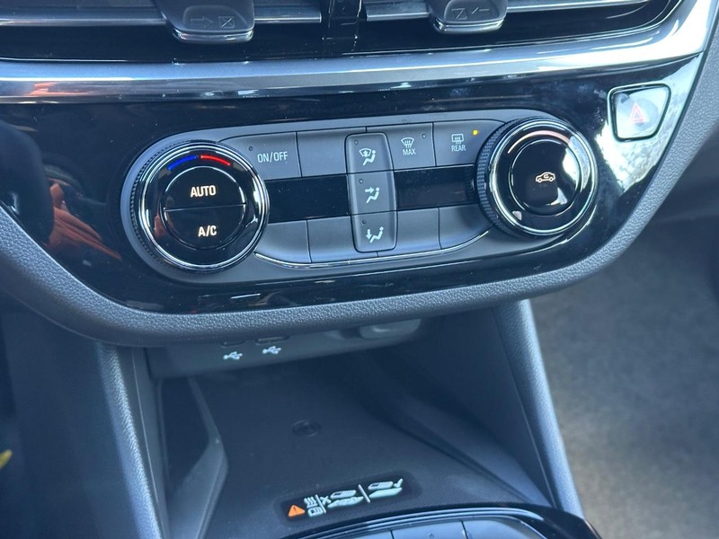 Buick Envista Vehicle Image 12