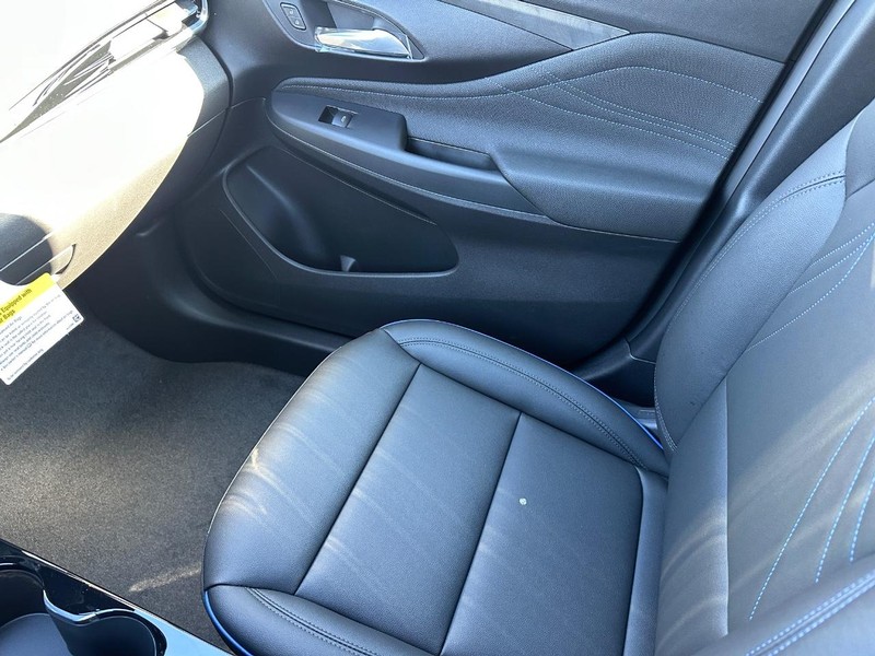 Buick Envista Vehicle Image 14