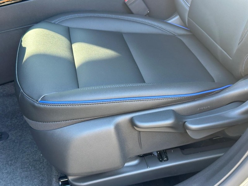 Buick Envista Vehicle Image 15