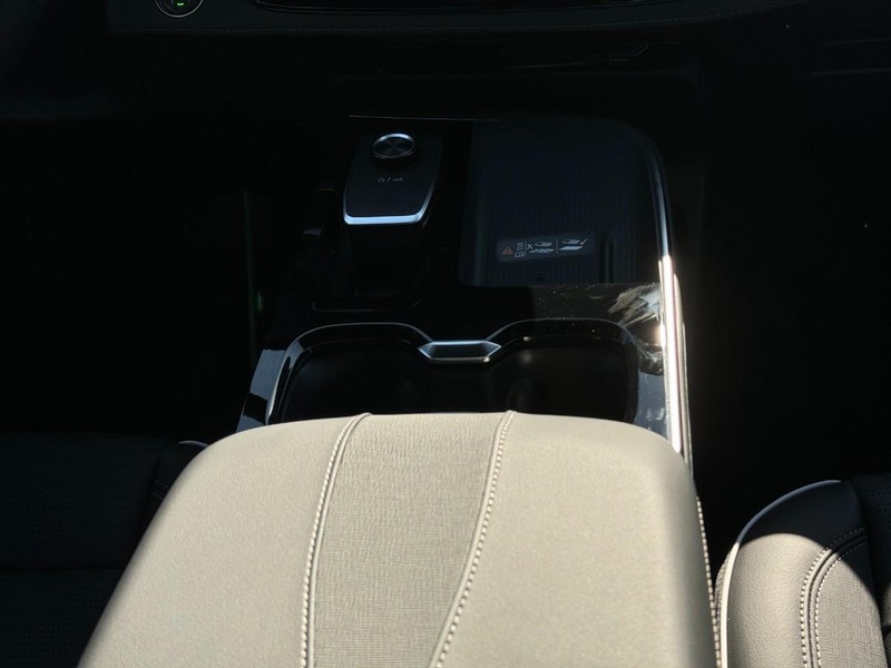 Buick Enclave Vehicle Image 10