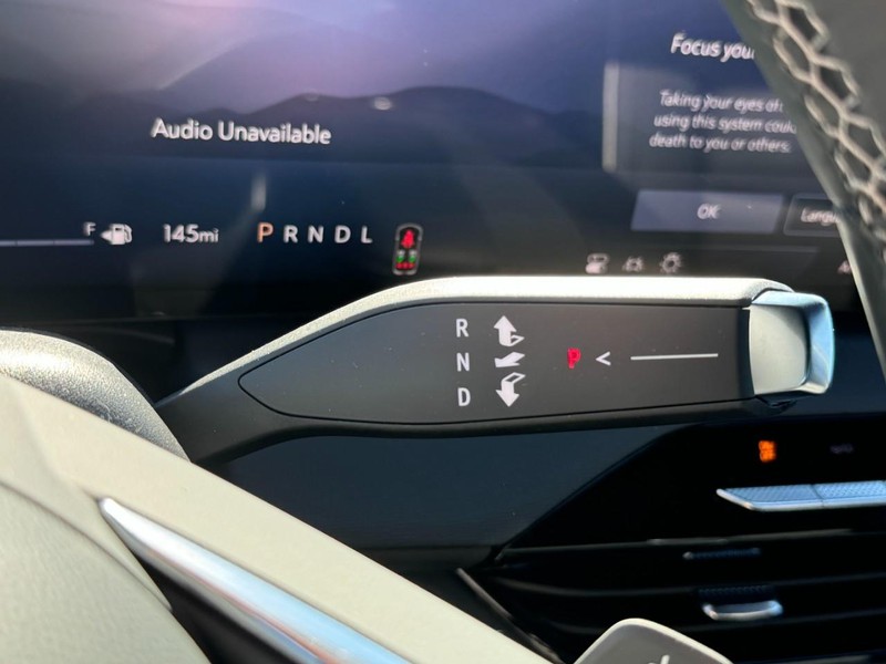 Buick Enclave Vehicle Image 14