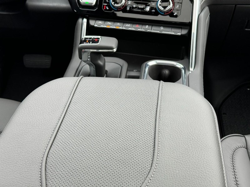 GMC Sierra 1500 Vehicle Image 10