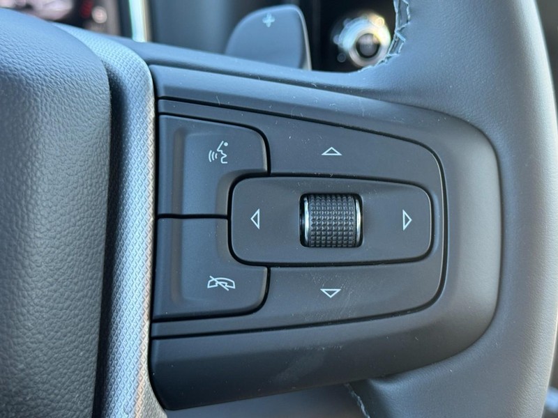 GMC Sierra 1500 Vehicle Image 12
