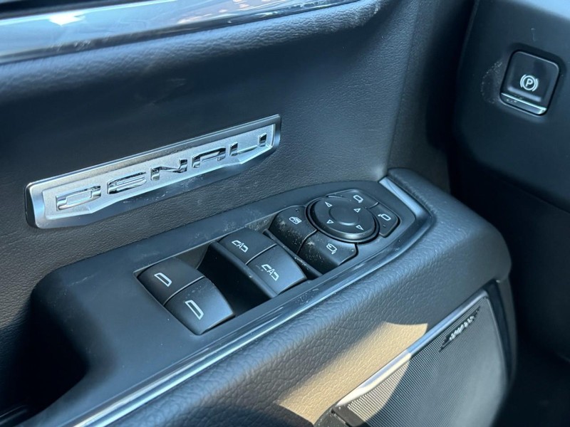 GMC Sierra 1500 Vehicle Image 16