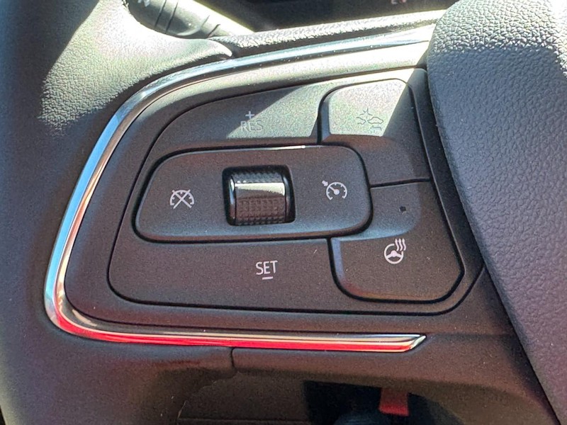 Buick Envista Vehicle Image 10