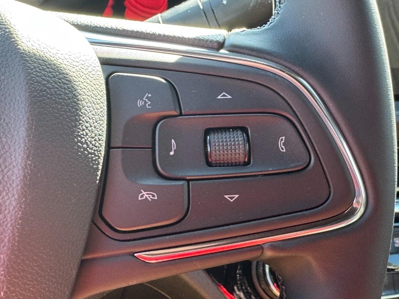 Buick Envista Vehicle Image 11