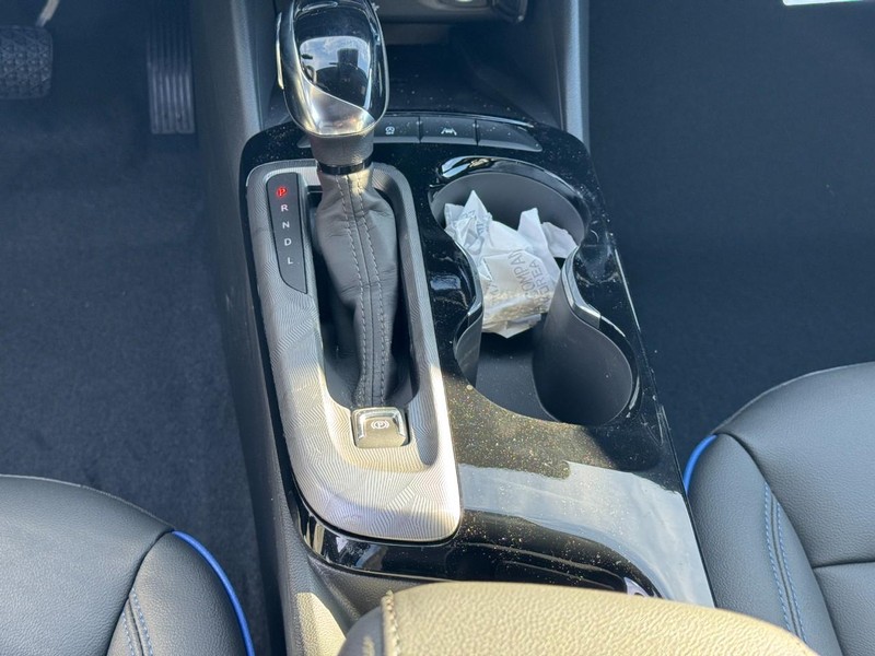 Buick Envista Vehicle Image 10