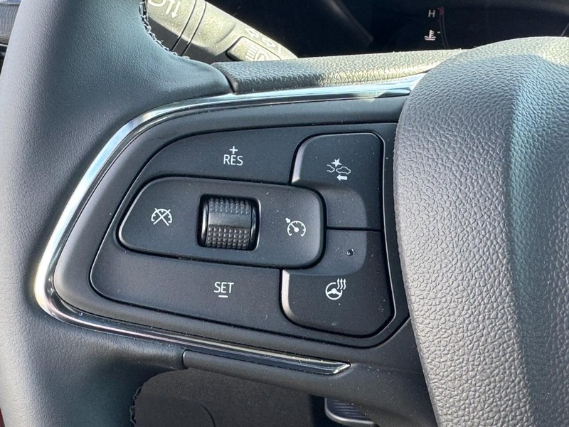 Buick Envista Vehicle Image 12