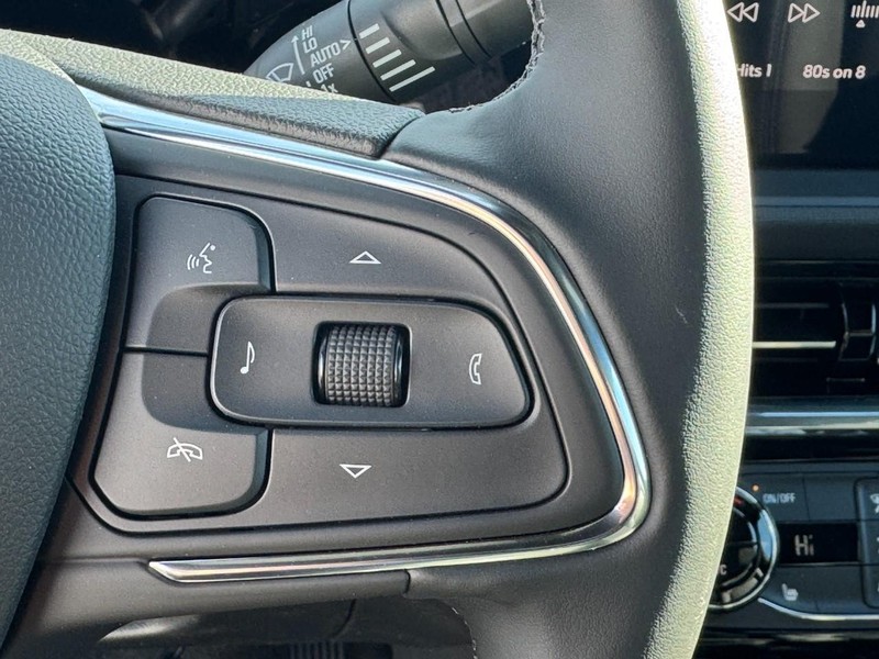 Buick Envista Vehicle Image 13