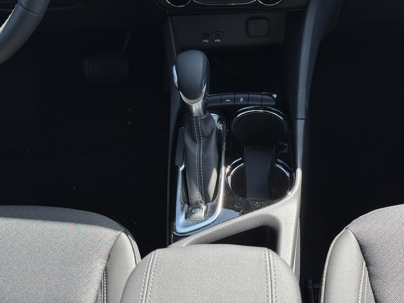 Buick Encore GX Vehicle Image 09