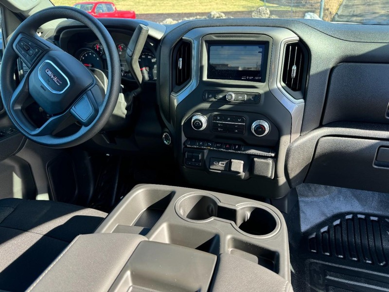GMC Sierra 2500HD Vehicle Image 06