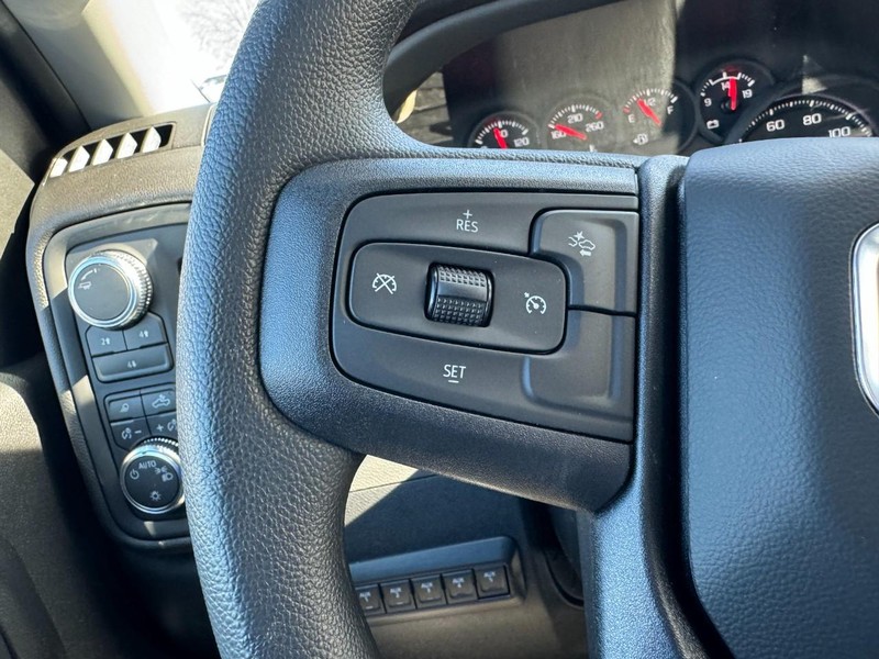 GMC Sierra 2500HD Vehicle Image 10