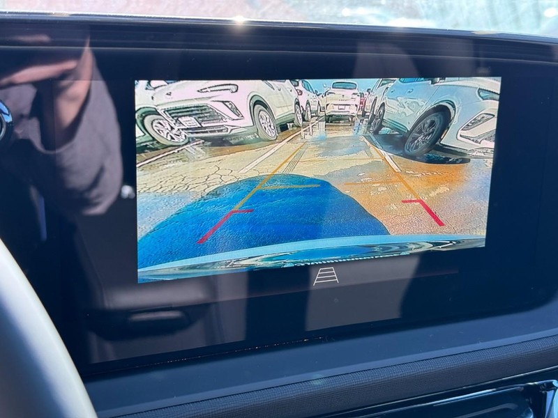 Buick Envista Vehicle Image 13