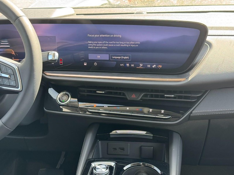 Buick Envision Vehicle Image 08