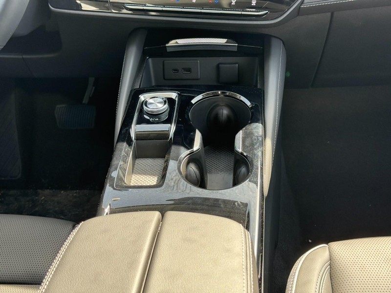 Buick Envision Vehicle Image 09
