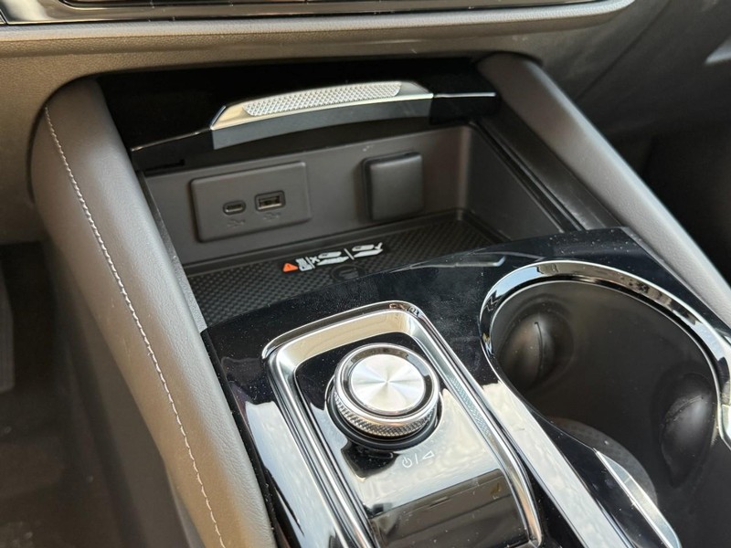 Buick Envision Vehicle Image 12