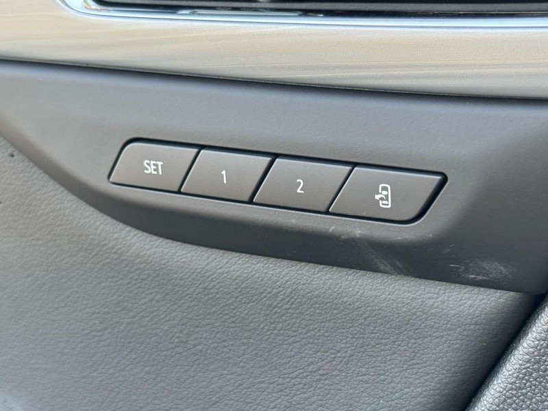 Buick Envision Vehicle Image 15