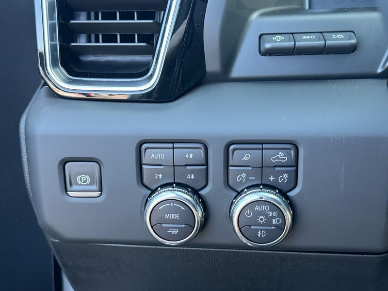 GMC Sierra 1500 Vehicle Image 11