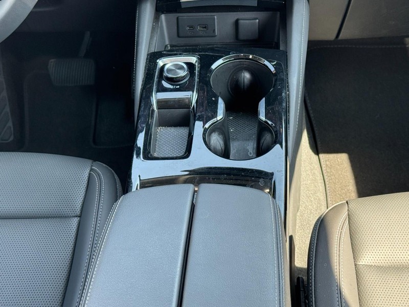 Buick Envision Vehicle Image 09