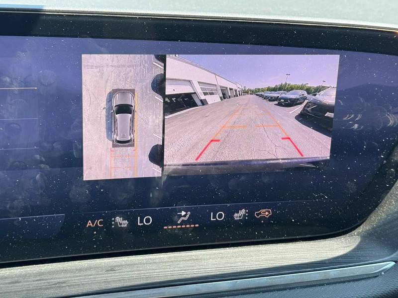 Buick Envision Vehicle Image 15