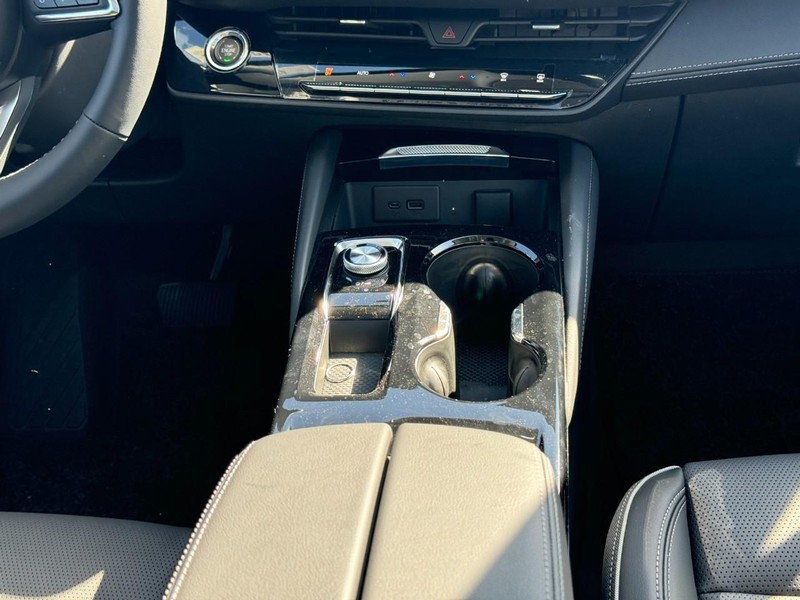 Buick Envision Vehicle Image 09
