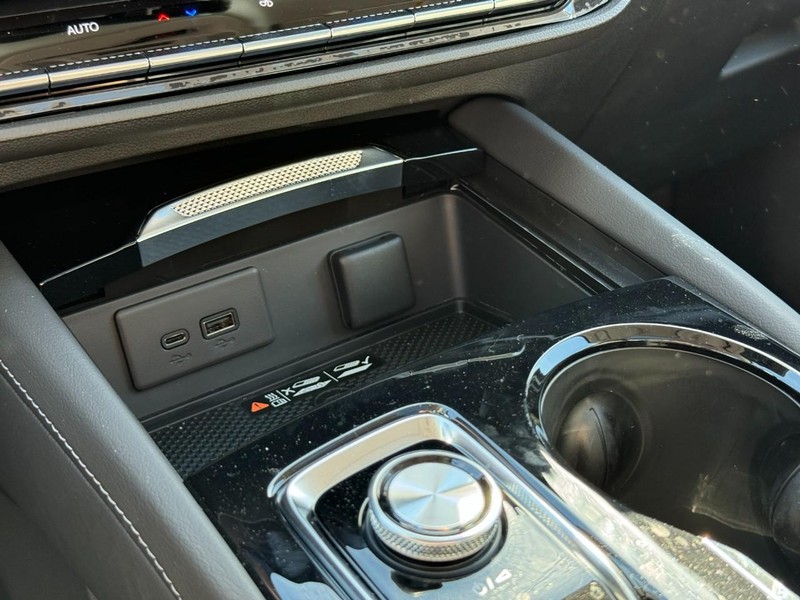 Buick Envision Vehicle Image 12