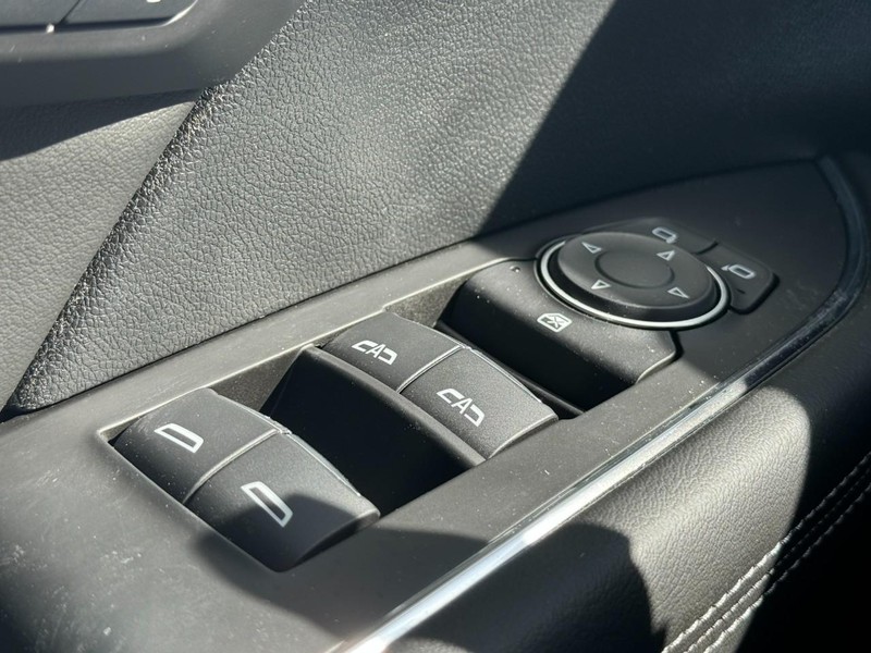 Buick Envision Vehicle Image 15